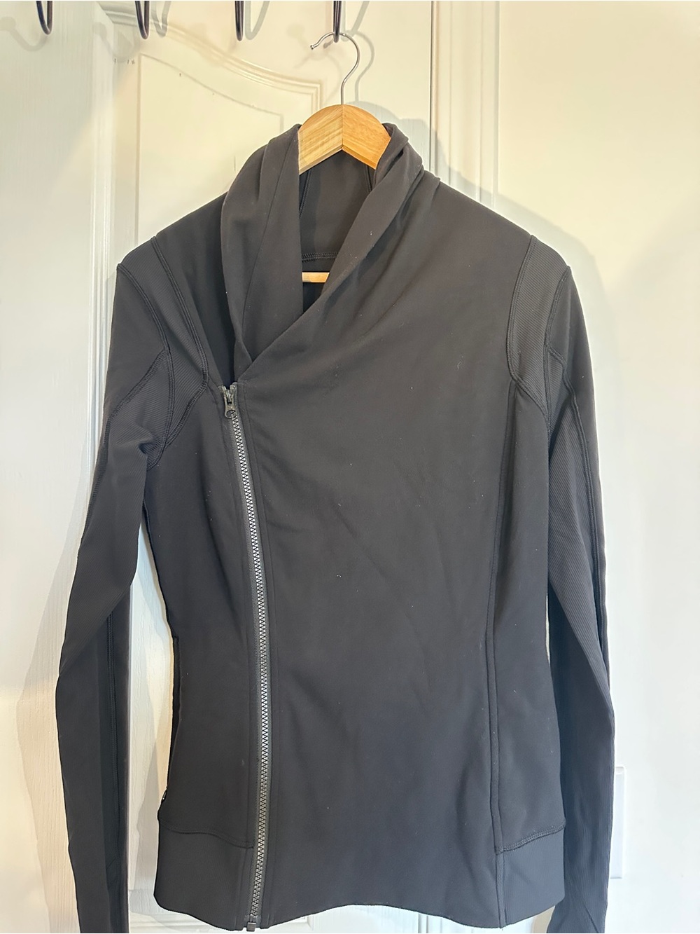 Lululemon Bhakti Yoga Jacket - Picture 3 of 12